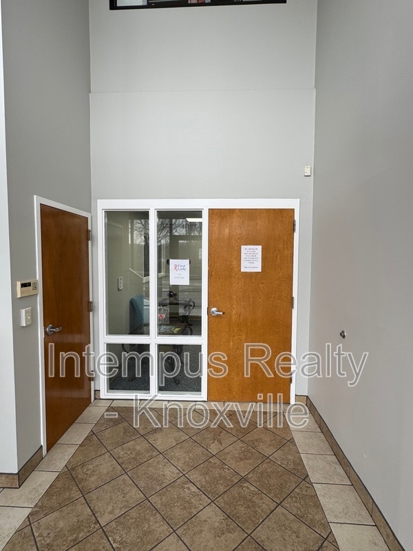 Building Photo - 6515 Clinton Hwy