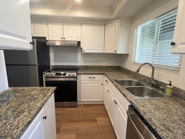 Foto del edificio - Beautiful Updated Home for Rent