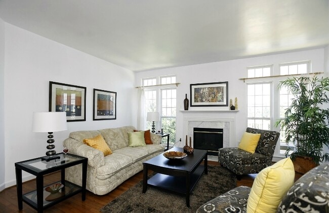 Foto del edificio - 11401 Crownwood Ln