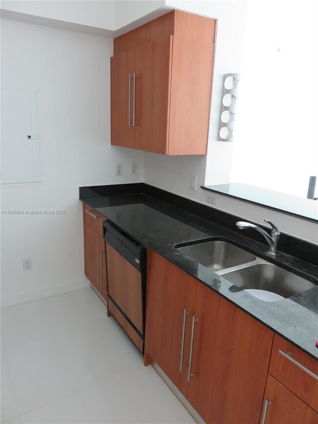 Building Photo - 325 S Biscayne Blvd