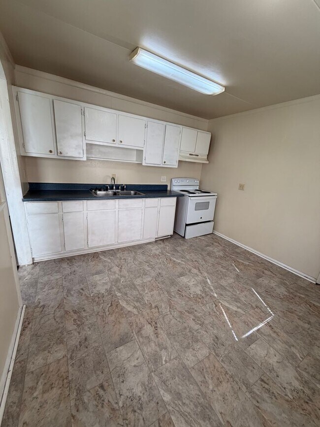 Foto del edificio - 1437 Oakcrest Dr