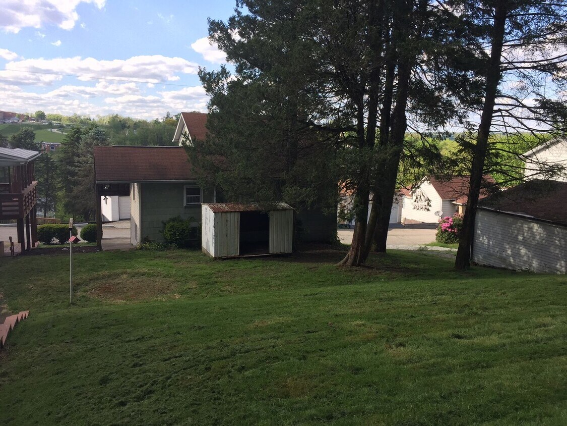 Foto del edificio - 3-Bedroom Single-Family Home for Rent in Irwin, PA