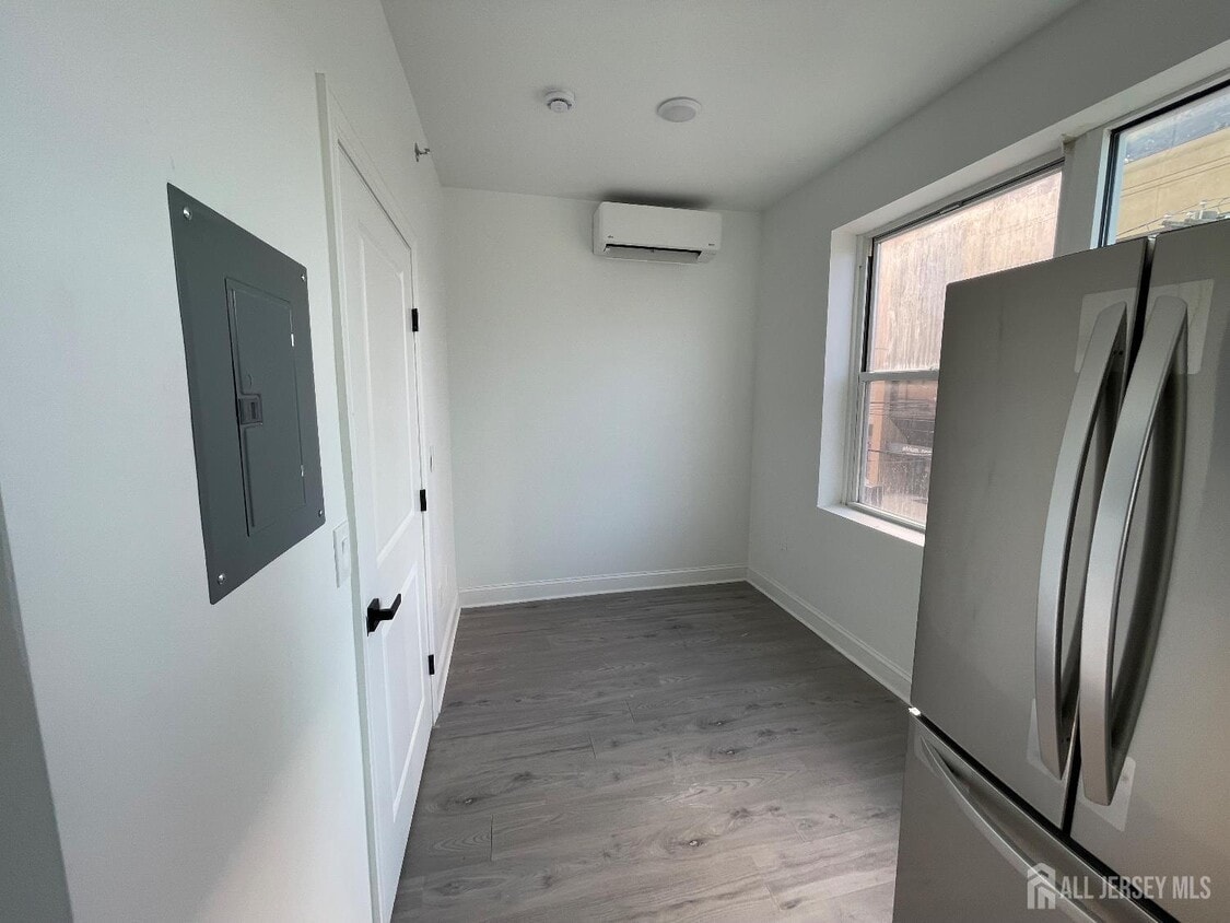 Building Photo - 103 Bayard St