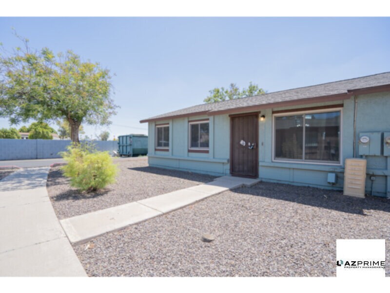 Primary Photo - Stylish 2/1 Townhouse in Cypress Garden - ...