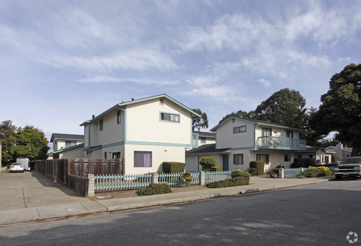 971 Harcourt Ave, Seaside, CA 93955 Apartments in Seaside, CA