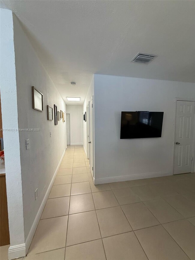 Foto del edificio - 15111 NW 32nd Ave