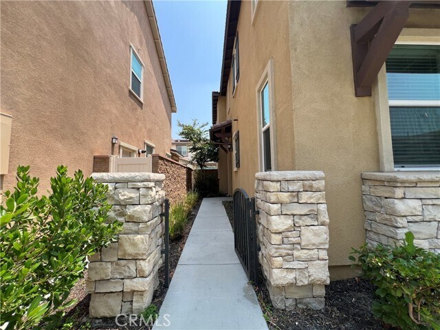 Building Photo - 4867 S Avocado Trail