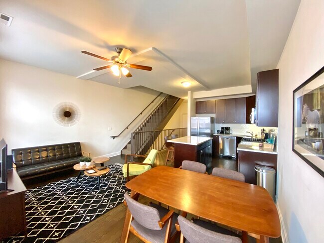 Foto del edificio - 939 W Armitage Ave