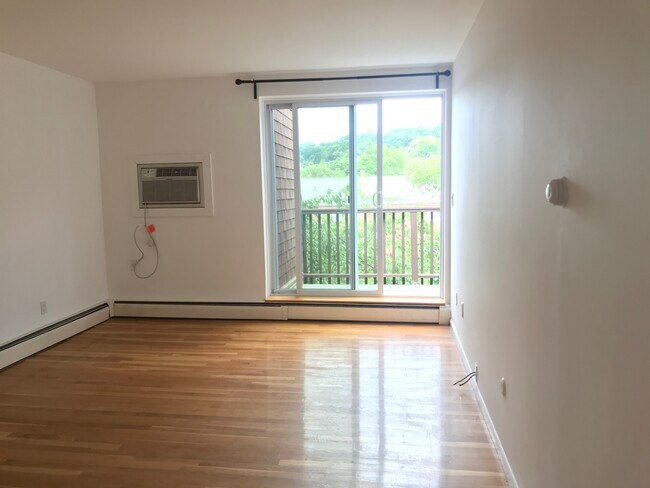 Foto del edificio - 142 Kenrick St