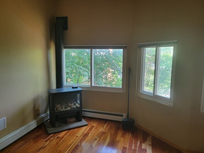 Living Space - 97 Tompkins Cir