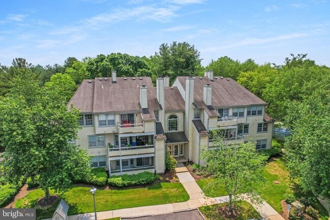 Building Photo - 308 Trinity Ct