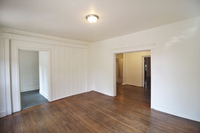 Foto del edificio - 3212 N Calvert St