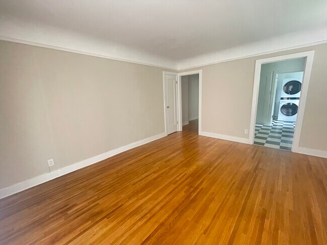 Foto del edificio - 4565 Alumni Ave