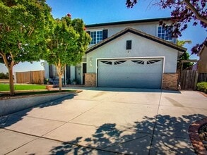 Building Photo - 2660 Glenview Dr