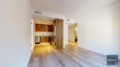 Building Photo - 350 W 45th St