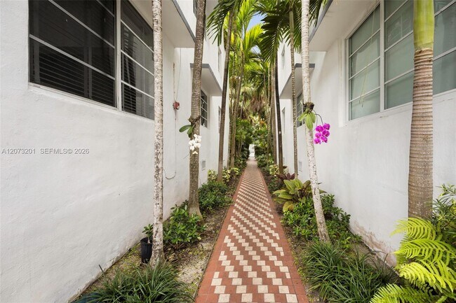Foto del edificio - 3915 Meridian Ave