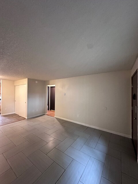 Building Photo - Charming 2-Bed Oasis with Modern Comforts on Powell Blvd.