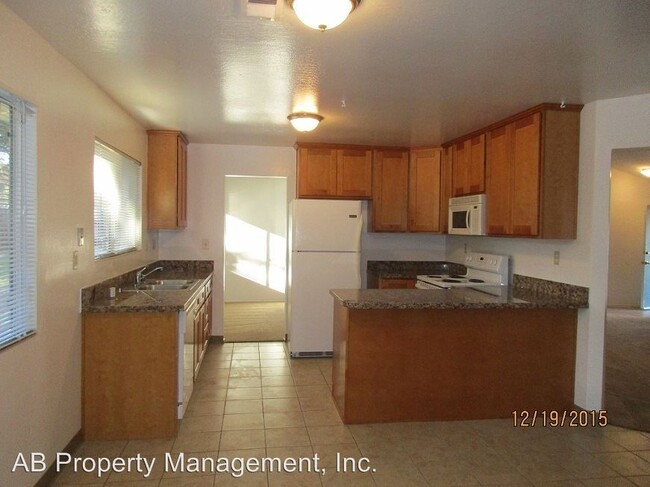 Building Photo - 4 br, 2 bath House - 75 St. Ramon Ct.