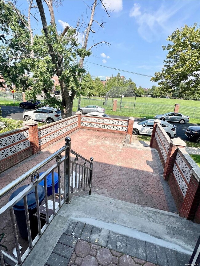 Building Photo - 150-28 76th Rd