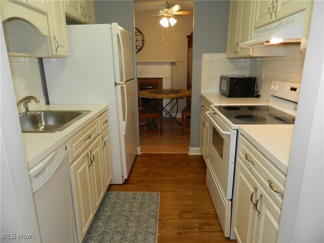 Building Photo - 2885 Pease Dr