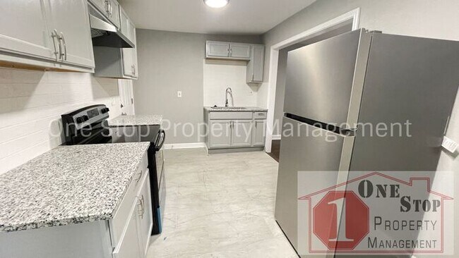 Foto del edificio - Beautiful 4 Bedroom 2 Bathroom Home in Kan...