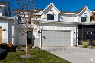 Building Photo - 4200 W Lovegood Ln