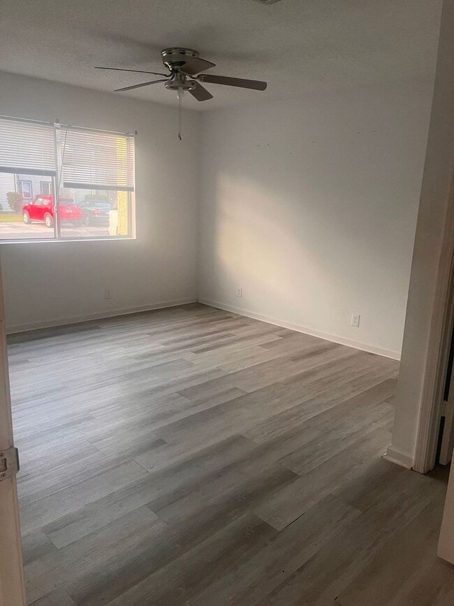 Building Photo - 6 mos. & 12 mos. Lease Options