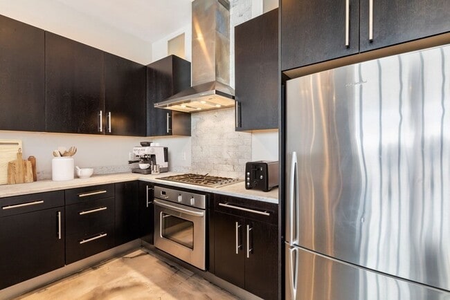 Building Photo - 36 A St