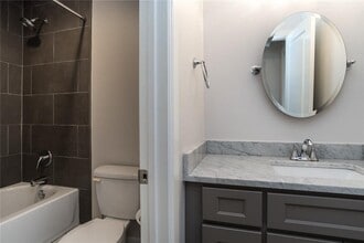 Building Photo - 6516 W Pleasant Way