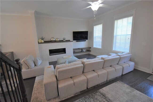 Foto del edificio - 3342 Turngate Ct