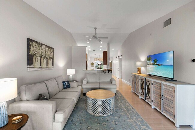 Building Photo - 893 Gulf Pavillion Dr