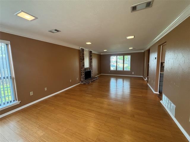 Building Photo - 3300 Wells Dr