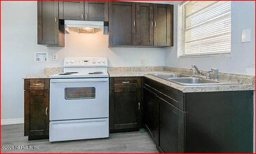 Building Photo - 744 Ernona St