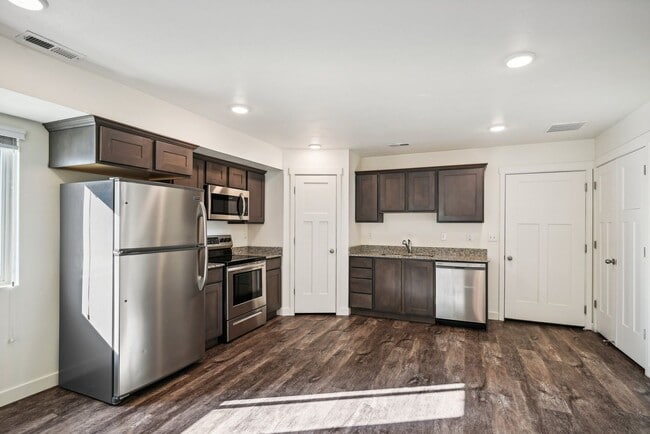Foto del edificio - OPEN HOUSE – Saturday, September 20th | $1...