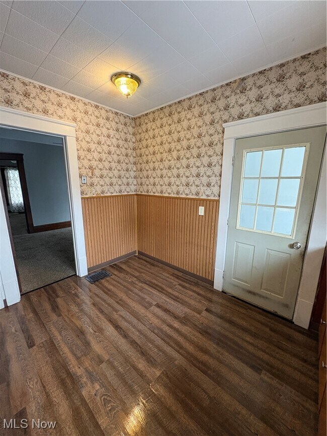 Foto del edificio - 242 W Summit St