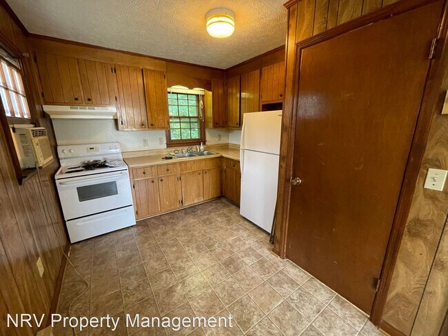 Foto del edificio - 2 br, 1 bath House - 108 Bolling St. Apt C
