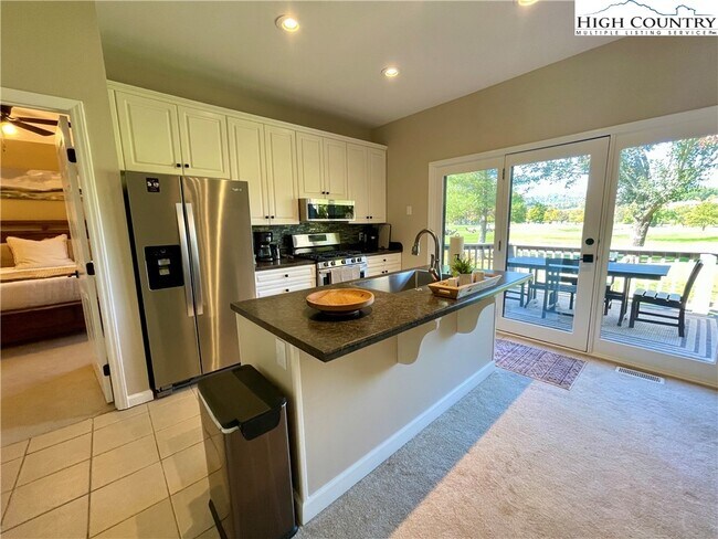 Foto del edificio - 419 E Landing Dr