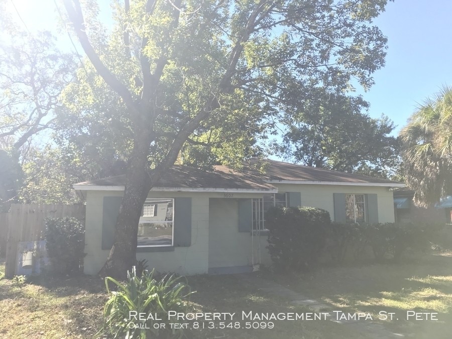 Primary Photo - Cute 2 bedroom Tampa Cottage