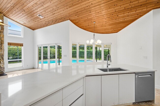 Building Photo - 4720 NW 28th Ave