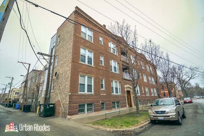 Building Photo - 852 N Leavitt St