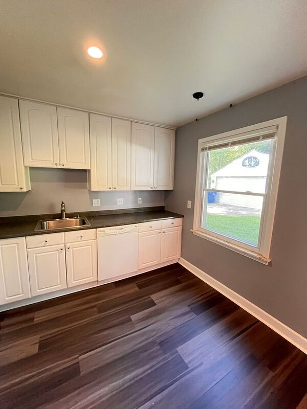 Building Photo - 25107 Rosenbusch Blvd