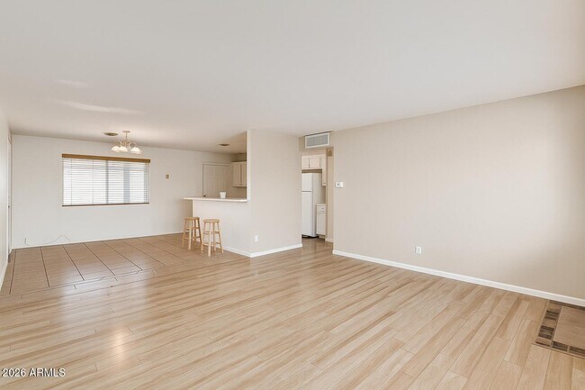 Foto del edificio - 1308 W 6th St