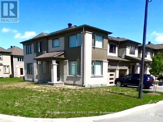 Building Photo - 2307 Watercolours Way