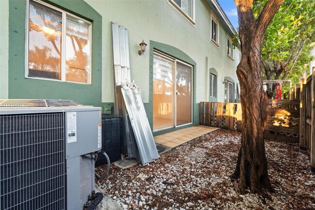 Foto del edificio - Southeast 26th Court, Homestead, FL 33035 - 4 BR 3 BA villa