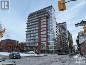 Building Photo - 180 York St