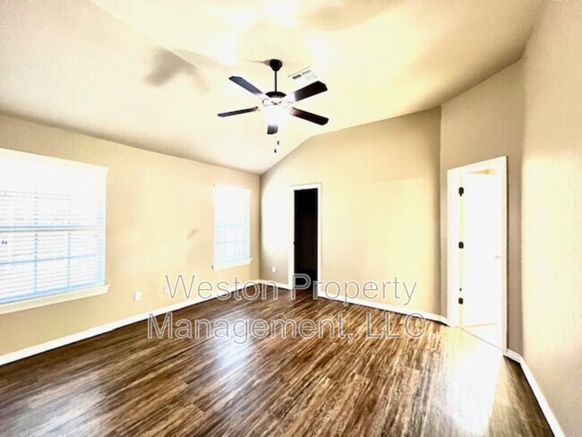 Building Photo - 11600 SW 10th St