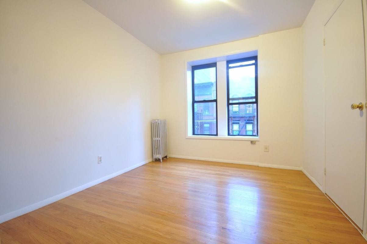 Foto principal - 329 E 94th St