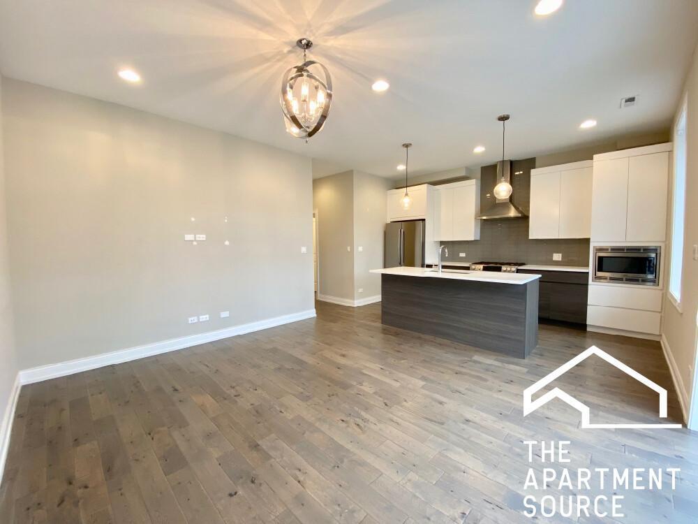 Primary Photo - 2 bedroom in Chicago IL 60610