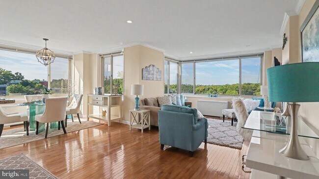 Foto del edificio - 4000 Tunlaw Rd NW