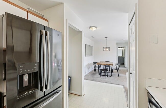 Building Photo - 1310 Sheridan Pl